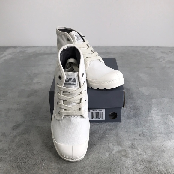 Palladium Shoes - Palladium Women's Pampa Hi Star White Boots New in Box